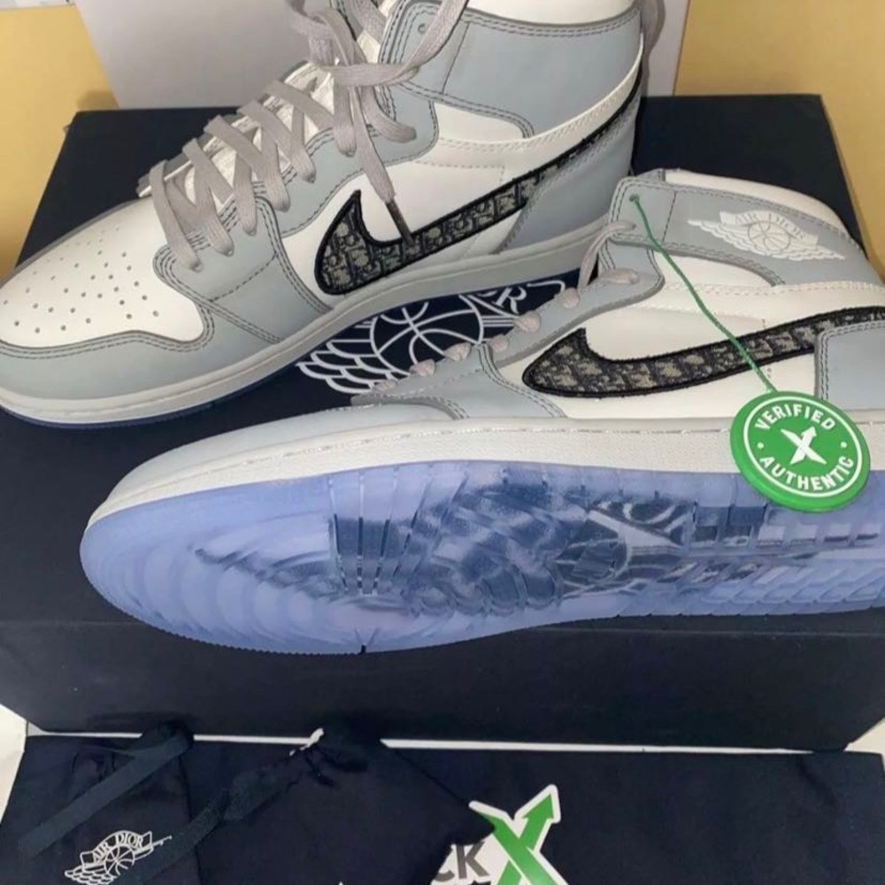 Jordan 1 Retro Diors - Picture 3 of 8